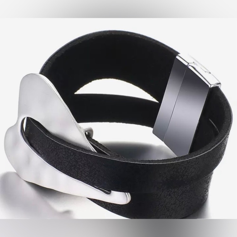 Leather Bracelet with Metal Heart